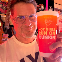 Hot girls run on Dunkin
