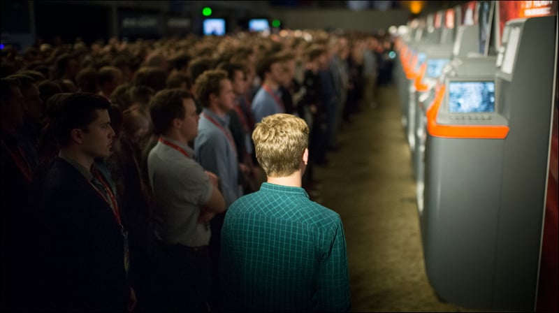 popcorngtm_A_crowded_B2B_tech_trade_show_floor_identical_boot_1c3c56f6-1b17-4211-8540-e08b2ae6b4d2_2